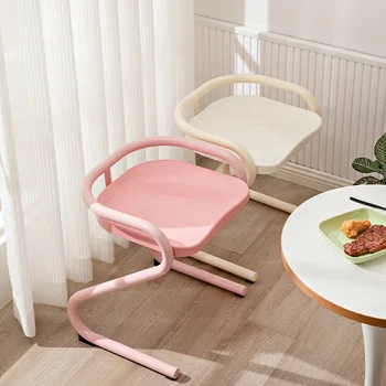 Скандинавски средновековен ресторант домакински случайни ютия, маса за хранене, стол Дизайнерски креативен модерен прост тоалетка, стол