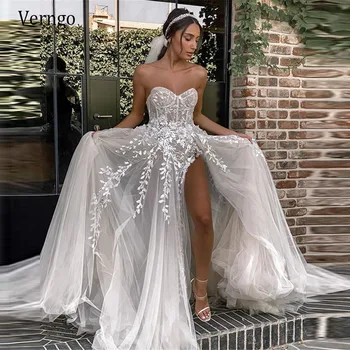 Verngo Секси сватбена рокля на V Плажна 2021, лейси апликация във формата на сърце, мъниста, блестящ разрез от двете страни, модерни сватбени рокли